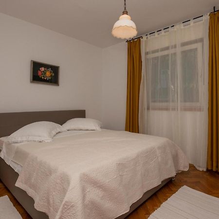 Nice Apartment In Tucepi With Wifi Екстер'єр фото