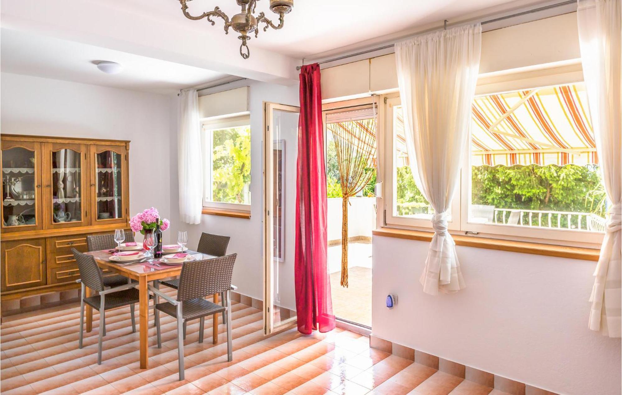 Nice Apartment In Tucepi With Wifi Екстер'єр фото